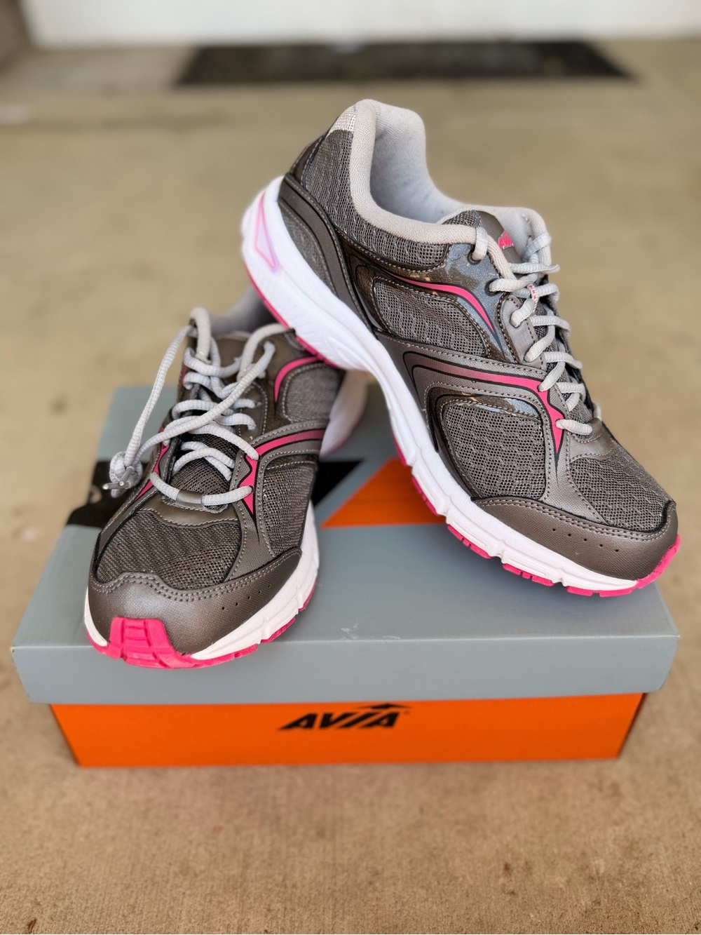 Avia A5023WVPS Women’s Running Shoes Dark Gray Pink Size 9.5